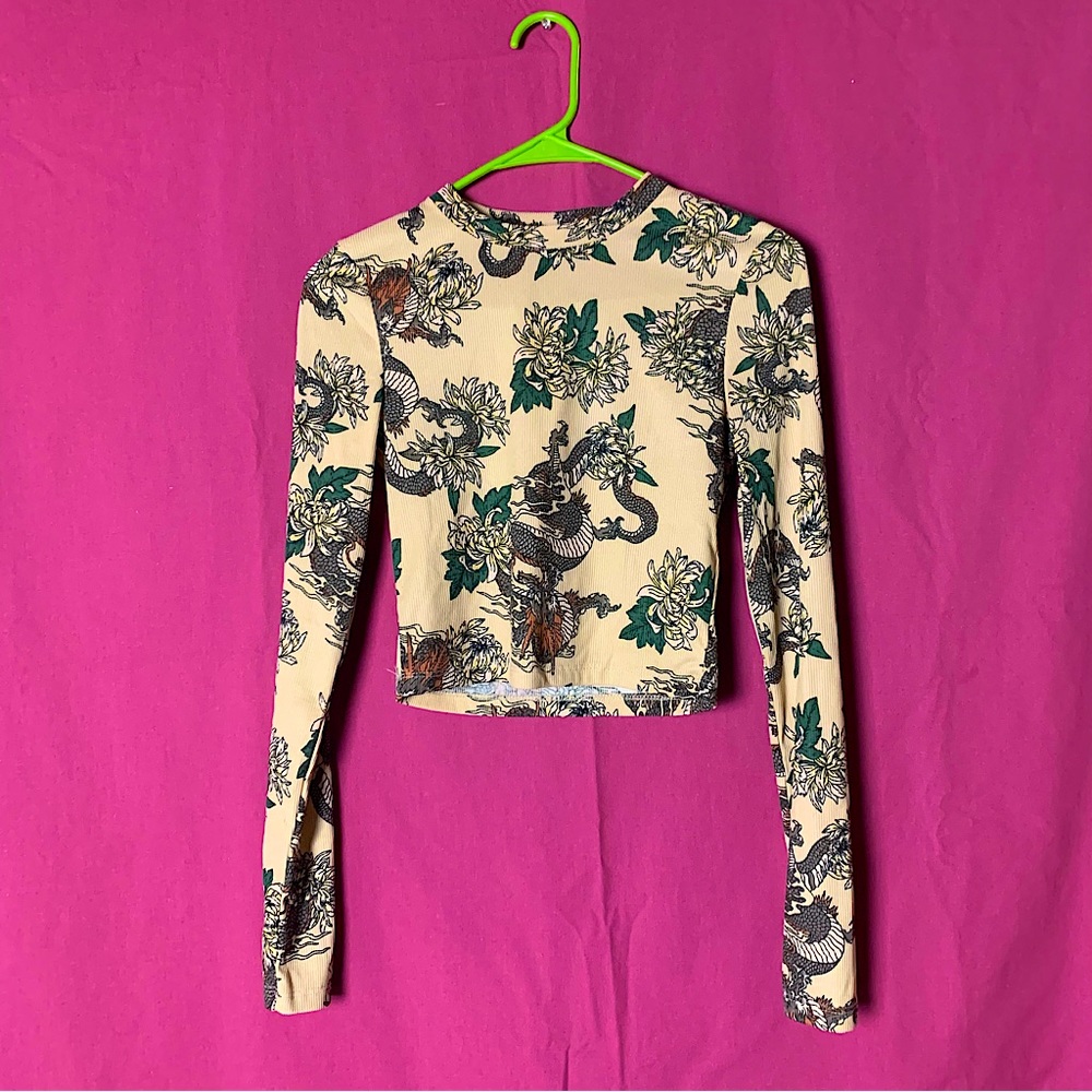 🤎 Beige Dragon and Lotus Long Sleeve Crop Top Shirt | NWT